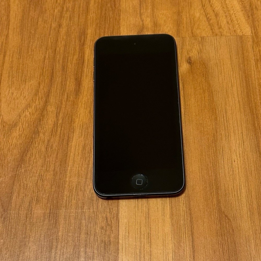 iPod Touch 6th Gen MP3 and MP4 Player